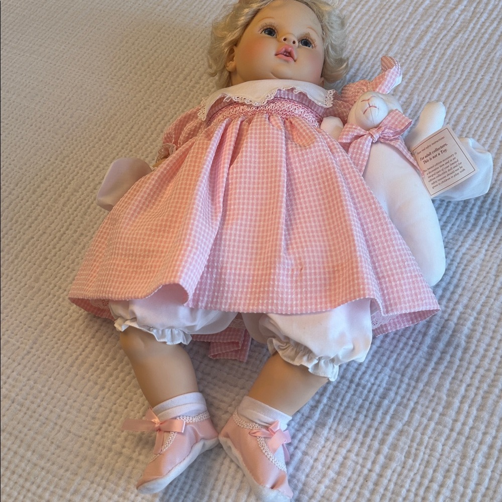 NIB Vintage Pauline's LE 51/1800 Mandy Vinyl Pink Gingham Doll with Bunny - Picture 4 of 15
